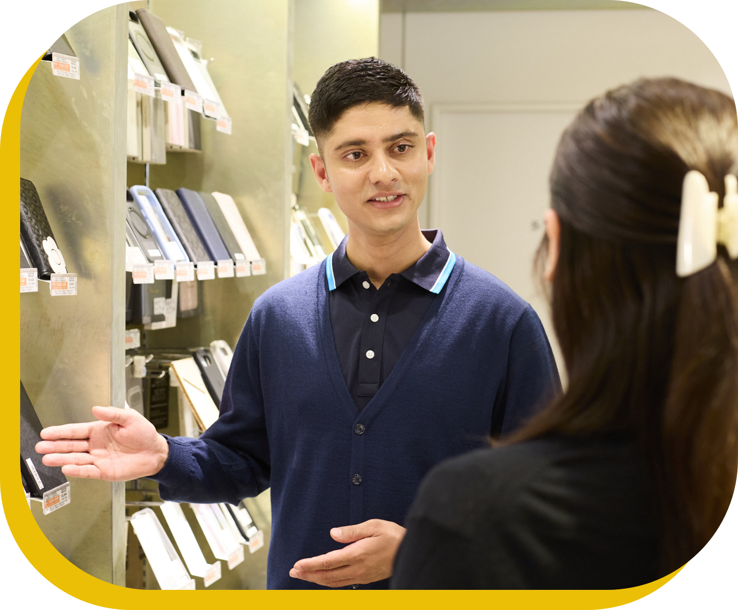 お客さまをご案内する様子